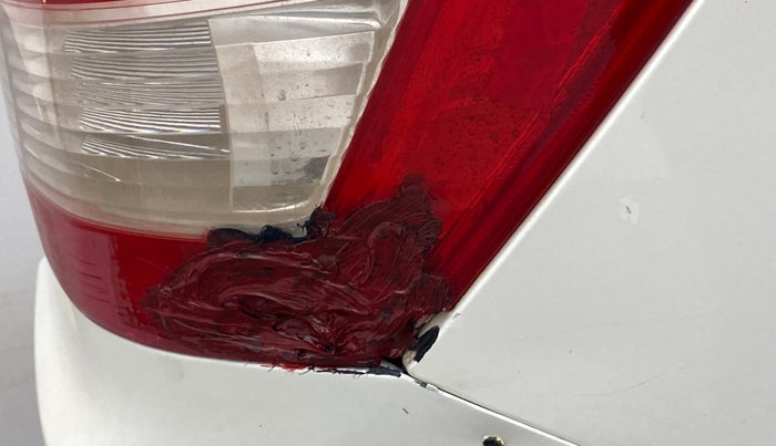 2016 Maruti Swift Dzire ZXI, Petrol, Manual, 69,802 km, Right tail light - Minor damage