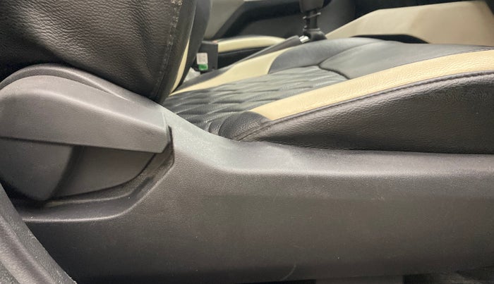 2022 Nissan MAGNITE XE, Petrol, Manual, 24,110 km, Driver Side Adjustment Panel