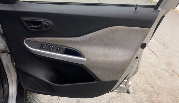 2022 Nissan MAGNITE XE, Petrol, Manual, 24,110 km, Driver Side Door Panels Control