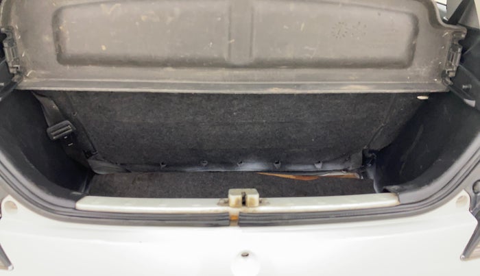 2017 Honda Brio VX MT, Petrol, Manual, 1,33,627 km, Boot Inside