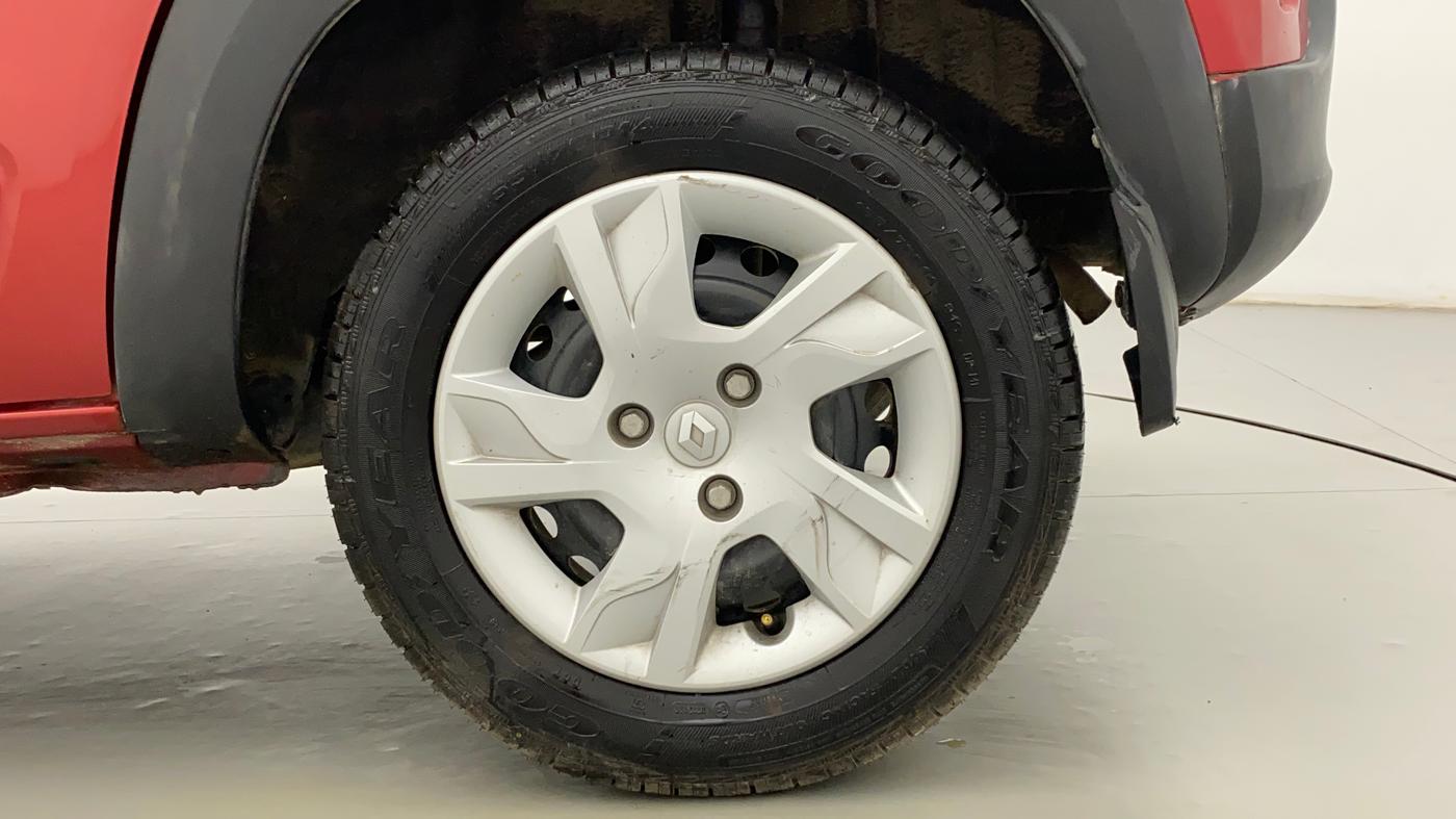 2022 Renault Kwid RXT 1.0 AMT, Petrol, Automatic, 12,136 km, Left Rear Wheel