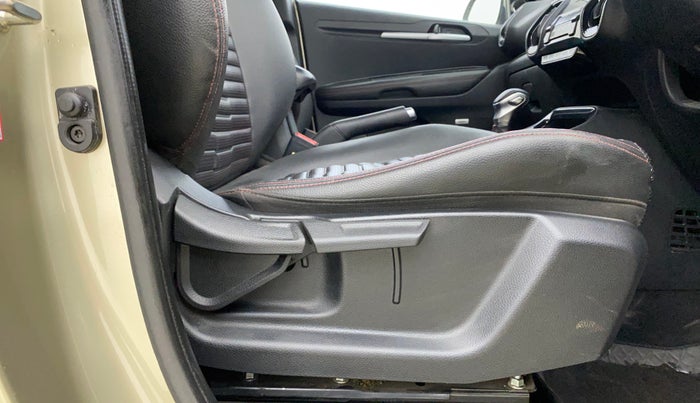 2020 KIA SONET GTX PLUS 1.0 DCT, Petrol, Automatic, 38,471 km, Driver Side Adjustment Panel