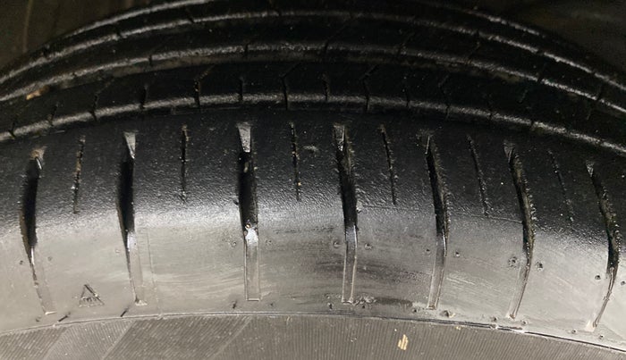 2018 Maruti Swift ZXI PLUS AMT, Petrol, Automatic, 95,392 km, Right Front Tyre Tread