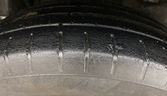 2018 Maruti Swift ZXI PLUS AMT, Petrol, Automatic, 95,392 km, Right Rear Tyre Tread