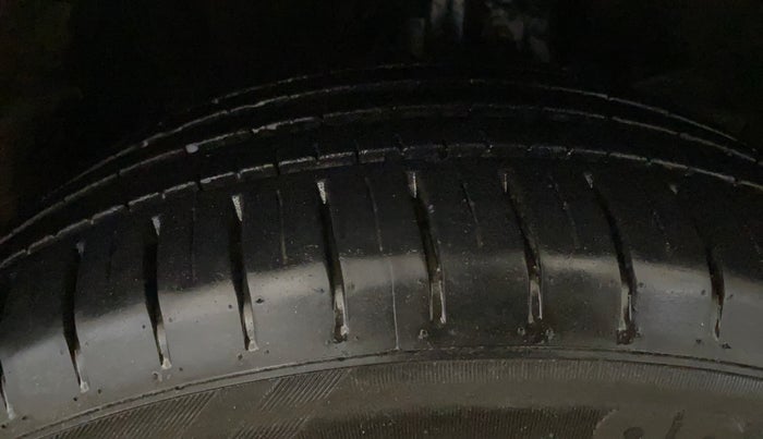 2019 Maruti Baleno ZETA PETROL 1.2, Petrol, Manual, 26,596 km, Right Front Tyre Tread