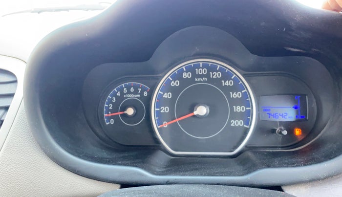 2013 Hyundai i10 MAGNA 1.1, CNG, Manual, 74,640 km, Odometer Image