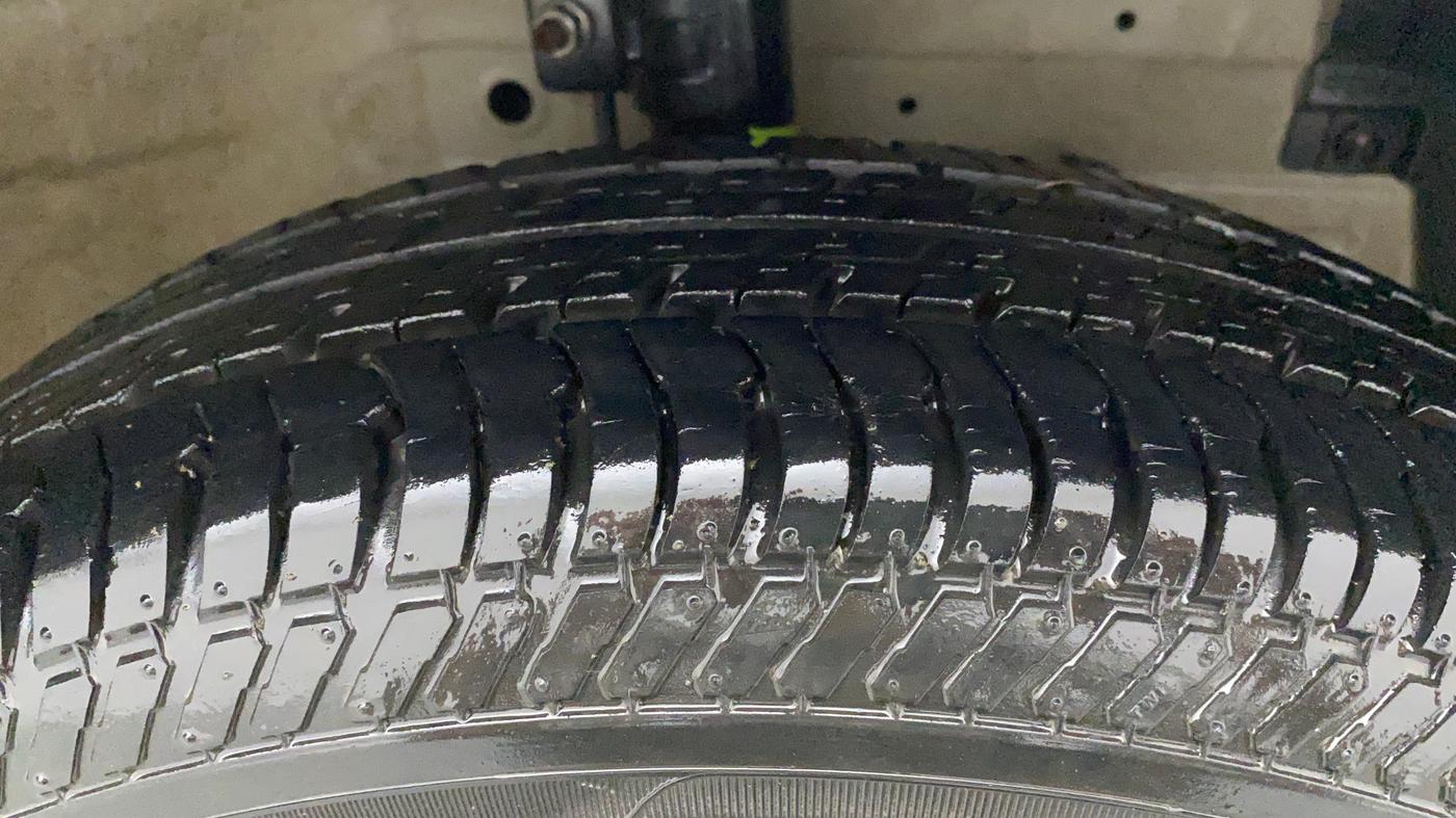 2012 Maruti Swift Dzire LXI, Petrol, Manual, 12,586 km, Right Front Tyre Tread