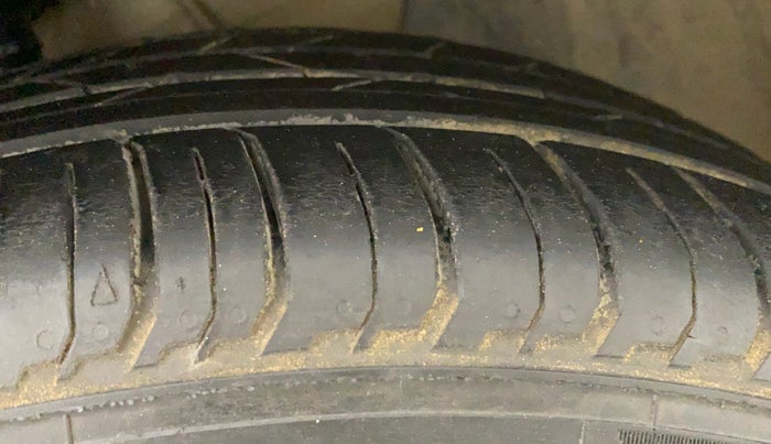 2016 Hyundai Elite i20 ASTA 1.2, Petrol, Manual, 69,264 km, Right Front Tyre Tread
