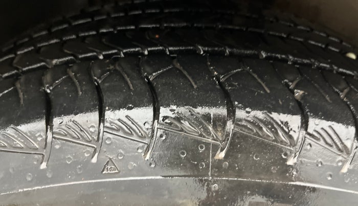 2024 Volkswagen TAIGUN COMFORTLINE 1.0 TSI MT, Petrol, Manual, 15,899 km, Right Front Tyre Tread