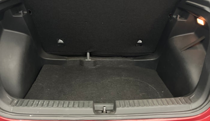 2024 Volkswagen TAIGUN COMFORTLINE 1.0 TSI MT, Petrol, Manual, 15,899 km, Boot Inside