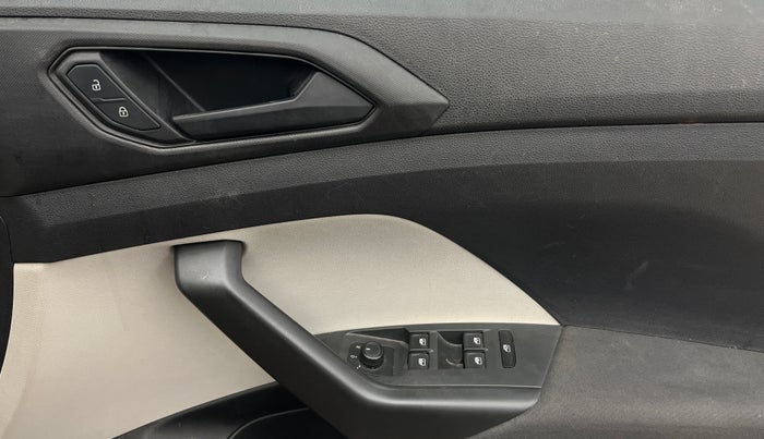 2024 Volkswagen TAIGUN COMFORTLINE 1.0 TSI MT, Petrol, Manual, 15,899 km, Driver Side Door Panels Control