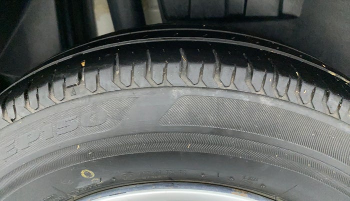2020 Maruti Dzire VXI, Petrol, Manual, 29,207 km, Right Rear Tyre Tread