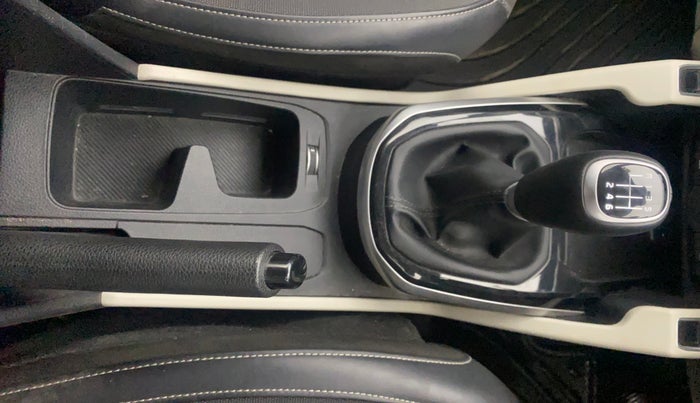 2022 KIA CARENS PRESTIGE PLUS 1.5 DIESEL 7 STR, Diesel, Manual, 35,085 km, Gear Lever