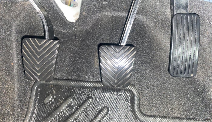 2022 KIA CARENS PRESTIGE PLUS 1.5 DIESEL 7 STR, Diesel, Manual, 35,085 km, Pedals