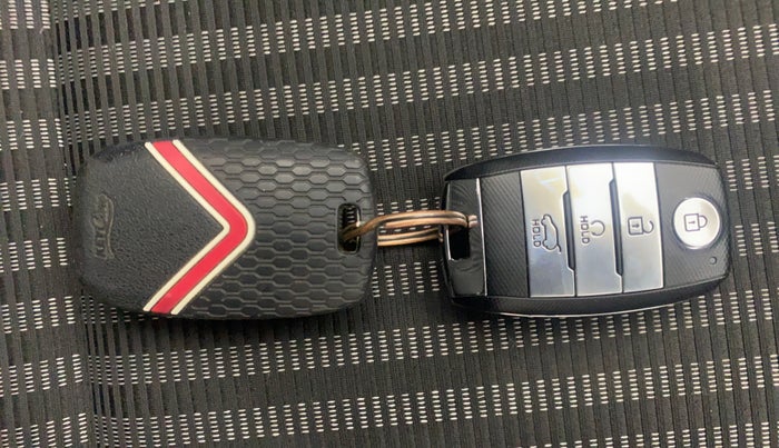 2022 KIA CARENS PRESTIGE PLUS 1.5 DIESEL 7 STR, Diesel, Manual, 35,085 km, Key Close Up