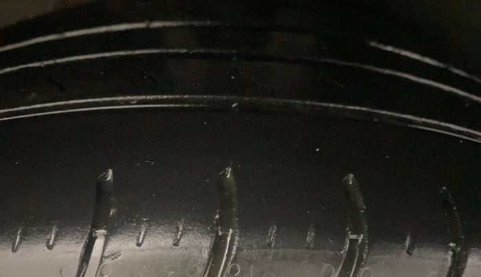 2022 KIA CARENS PRESTIGE PLUS 1.5 DIESEL 7 STR, Diesel, Manual, 35,085 km, Right Rear Tyre Tread