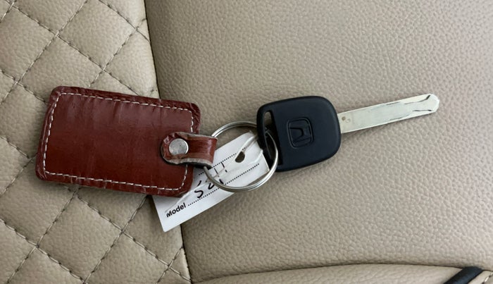 2018 Honda Amaze 1.2L I-VTEC S, Petrol, Manual, 72,237 km, Key Close Up