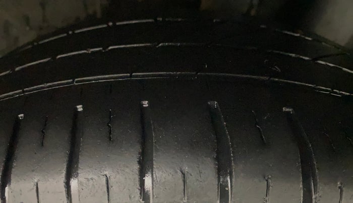 2015 Hyundai Xcent S 1.2, Petrol, Manual, 39,050 km, Left Rear Tyre Tread