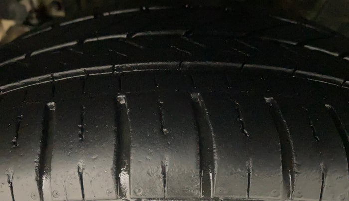 2015 Hyundai Xcent S 1.2, Petrol, Manual, 39,050 km, Right Rear Tyre Tread