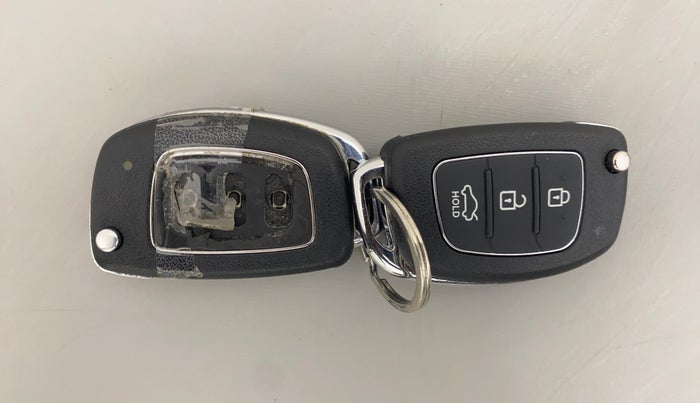 2015 Hyundai Xcent S 1.2, Petrol, Manual, 39,050 km, Key Close Up