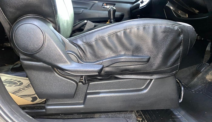 2019 Maruti XL6 ZETA MT, Petrol, Manual, 23,853 km, Driver Side Adjustment Panel