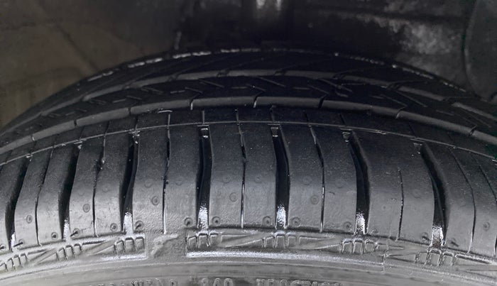 2018 Hyundai Grand i10 SPORTZ AT 1.2 KAPPA VTVT, Petrol, Automatic, 50,406 km, Right Front Tyre Tread
