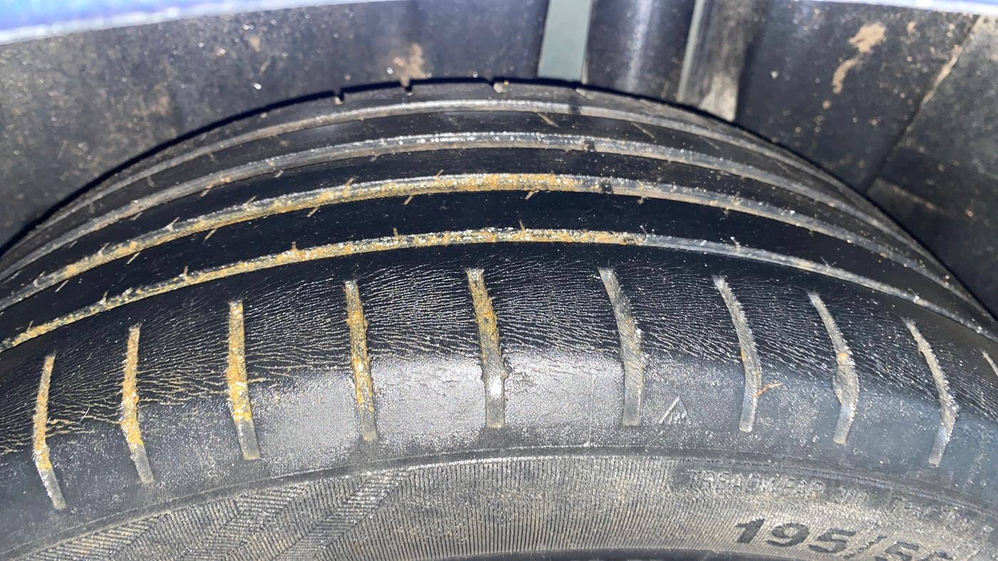 2017 Maruti Ciaz ALPHA 1.4 PETROL, Petrol, Manual, 99,095 km, Left Rear Tyre Tread
