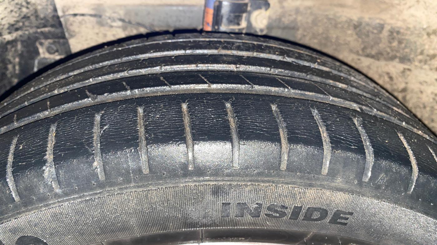 2017 Maruti Ciaz ALPHA 1.4 PETROL, Petrol, Manual, 99,095 km, Left Front Tyre Tread