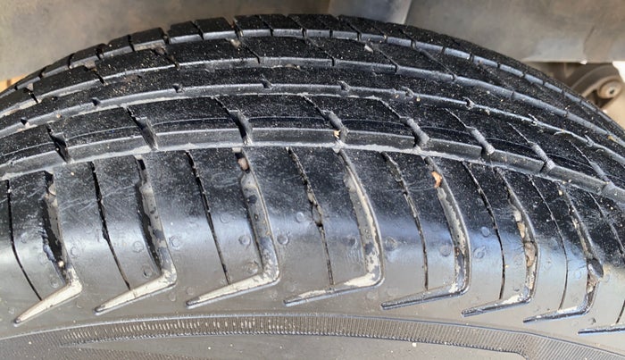 2019 Renault Kwid RXT 1.0 AMT (O), Petrol, Automatic, 21,427 km, Left Rear Tyre Tread