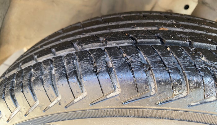 2019 Renault Kwid RXT 1.0 AMT (O), Petrol, Automatic, 21,427 km, Right Front Tyre Tread