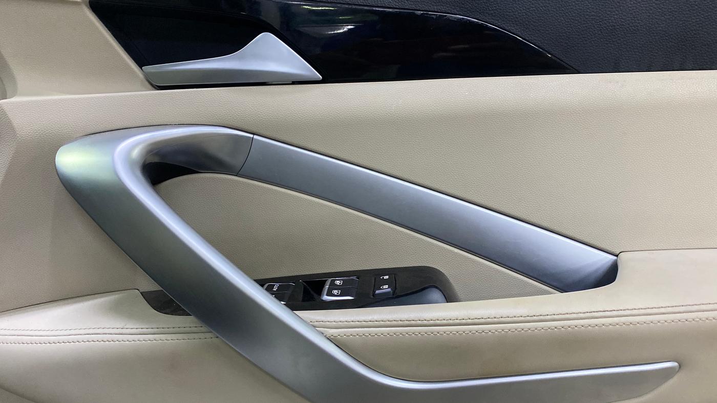 2021 MG HECTOR SHARP HYBRID 1.5 PETROL, Petrol, Manual, 6,054 km, Driver Side Door Panels Control