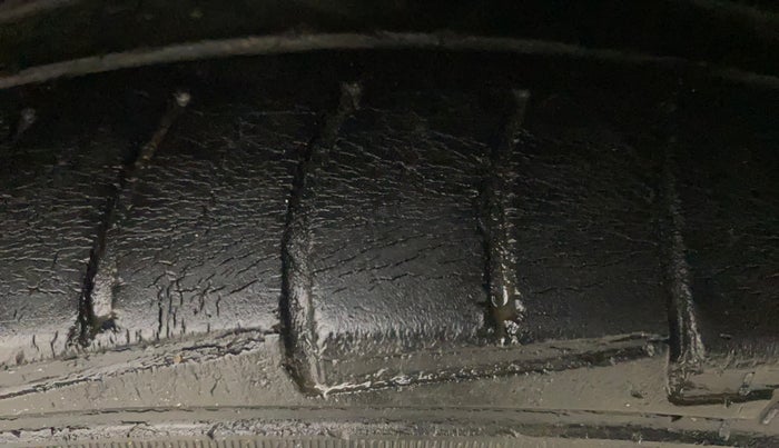 2016 Hyundai Verna 1.6 CRDI SX (O), Diesel, Manual, 90,522 km, Right Front Tyre Tread