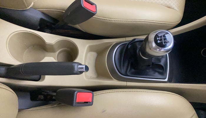 2016 Hyundai Verna 1.6 CRDI SX (O), Diesel, Manual, 90,522 km, Gear Lever