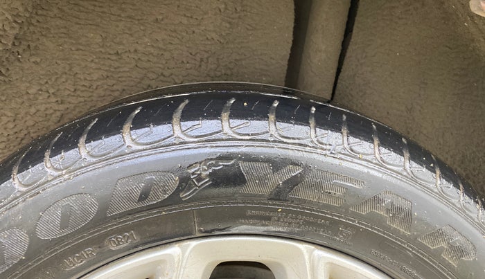 2016 Ford Ecosport TITANIUM 1.5L DIESEL, Diesel, Manual, 1,06,586 km, Left Rear Tyre Tread