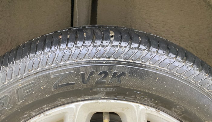 2016 Ford Ecosport TITANIUM 1.5L DIESEL, Diesel, Manual, 1,06,586 km, Right Rear Tyre Tread