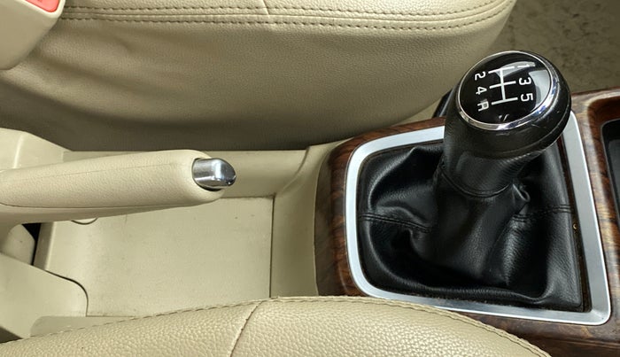 2019 Maruti Dzire VXI, Petrol, Manual, 86,535 km, Gear Lever
