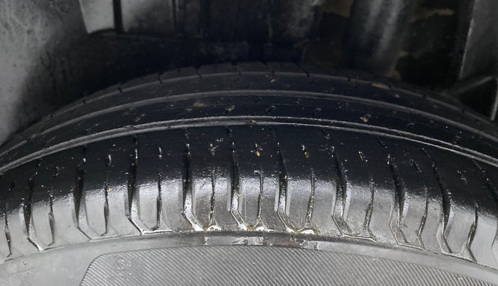 2019 Maruti Dzire VXI, Petrol, Manual, 86,535 km, Left Rear Tyre Tread