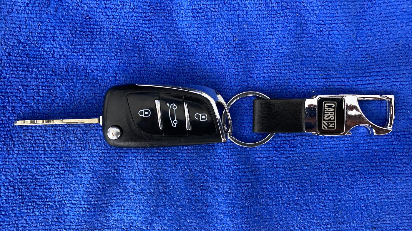 2019 Maruti Dzire VXI, Petrol, Manual, 86,535 km, Key Close Up