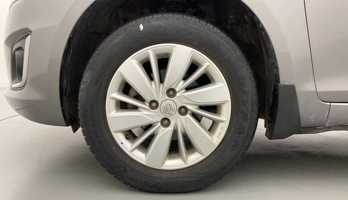 2017 Maruti Swift ZDI, Diesel, Manual, 43,185 km, Left Front Wheel