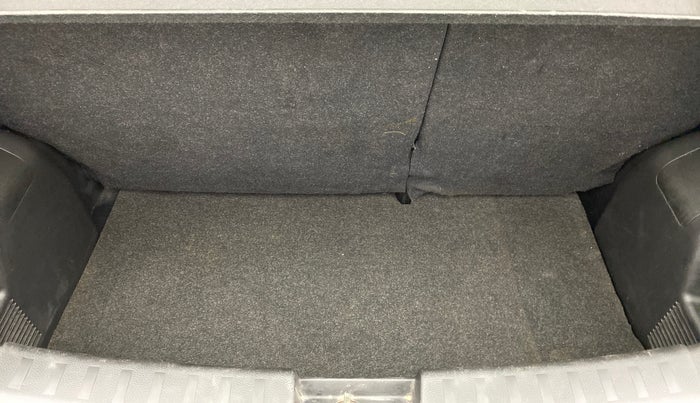 2017 Maruti Swift ZDI, Diesel, Manual, 43,185 km, Boot Inside