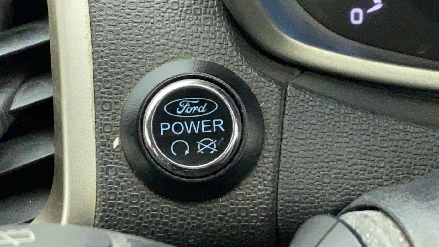 2017 Ford Ecosport TITANIUM 1.5L PETROL AT, Petrol, Automatic, 1,21,538 km, Keyless Start/ Stop Button