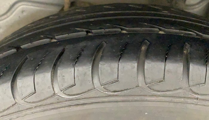 2017 Ford Ecosport TITANIUM 1.5L PETROL AT, Petrol, Automatic, 1,21,538 km, Left Rear Tyre Tread