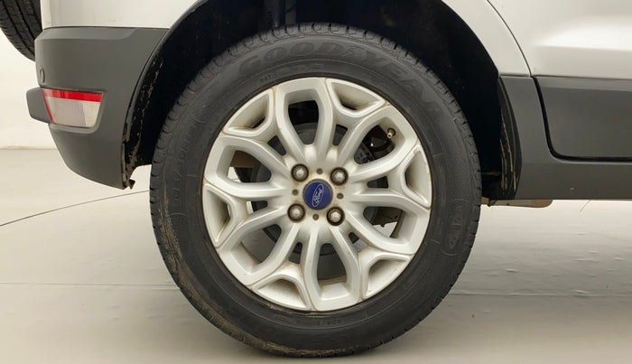2017 Ford Ecosport TITANIUM 1.5L PETROL AT, Petrol, Automatic, 1,21,538 km, Right Rear Wheel
