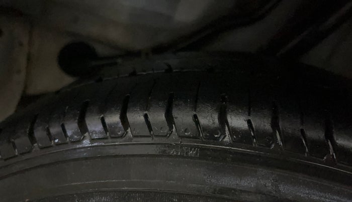 2017 Honda Amaze 1.2L I-VTEC S, Petrol, Manual, 69,980 km, Left Rear Tyre Tread