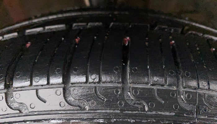 2020 Maruti Swift ZXI PLUS, Petrol, Manual, 52,488 km, Right Front Tyre Tread