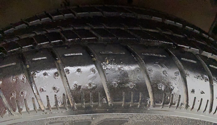 2018 Maruti Celerio ZXI D, Petrol, Manual, 7,044 km, Right Front Tyre Tread