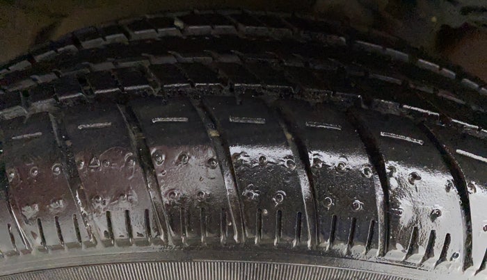 2018 Maruti Celerio ZXI D, Petrol, Manual, 7,044 km, Right Rear Tyre Tread