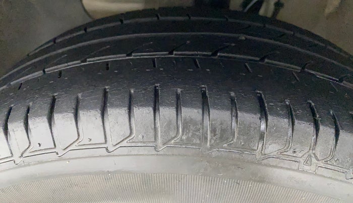 2018 Hyundai Elite i20 ASTA 1.2  CVT, Petrol, Automatic, 41,521 km, Left Front Tyre Tread