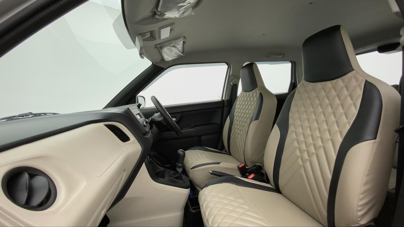 2022 Maruti New Wagon-R ZXI 1.2, Petrol, Manual, 9,464 km, Right Side Front Door Cabin