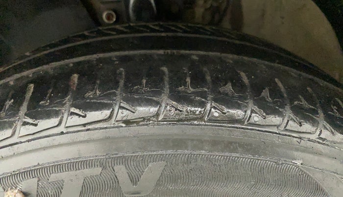 2012 Volkswagen Polo HIGHLINE1.2L, Petrol, Manual, 90,995 km, Left Front Tyre Tread